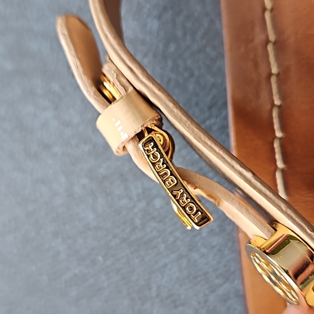 Tory Burch Tan Leather Thong Sandals - Picture 3 of 7